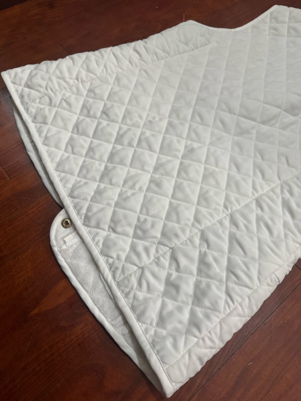 Cambridge Dry Goods White Quilted Sleeveless Vest - Picture 10 of 13